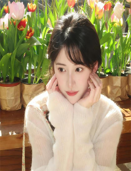 《Bloomin’咲村良子》主角分析：角色塑造与成长轨迹